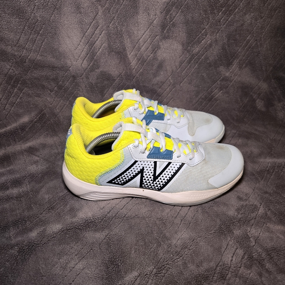 New Balance 696v6 Tennis Shoes Womens Sz 8.5 Athletic Sneakers Trainers Blue.